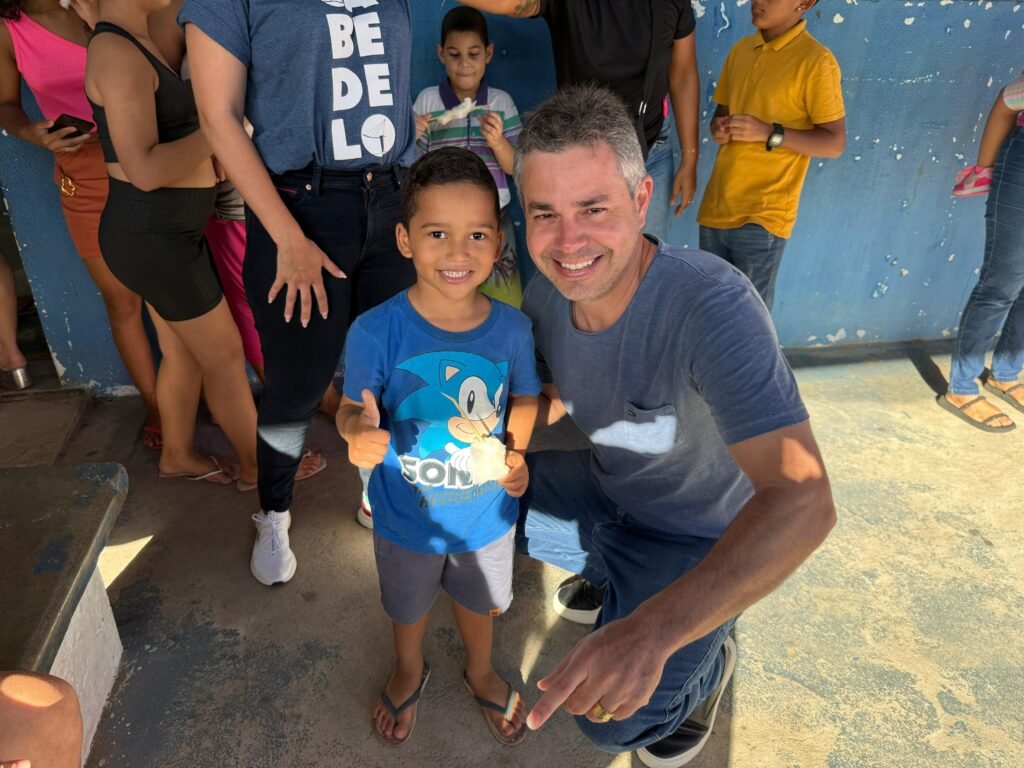 Prefeito André Coutinho Promove Tarde De Recreação Para Crianças Em Abrigo Improvisado